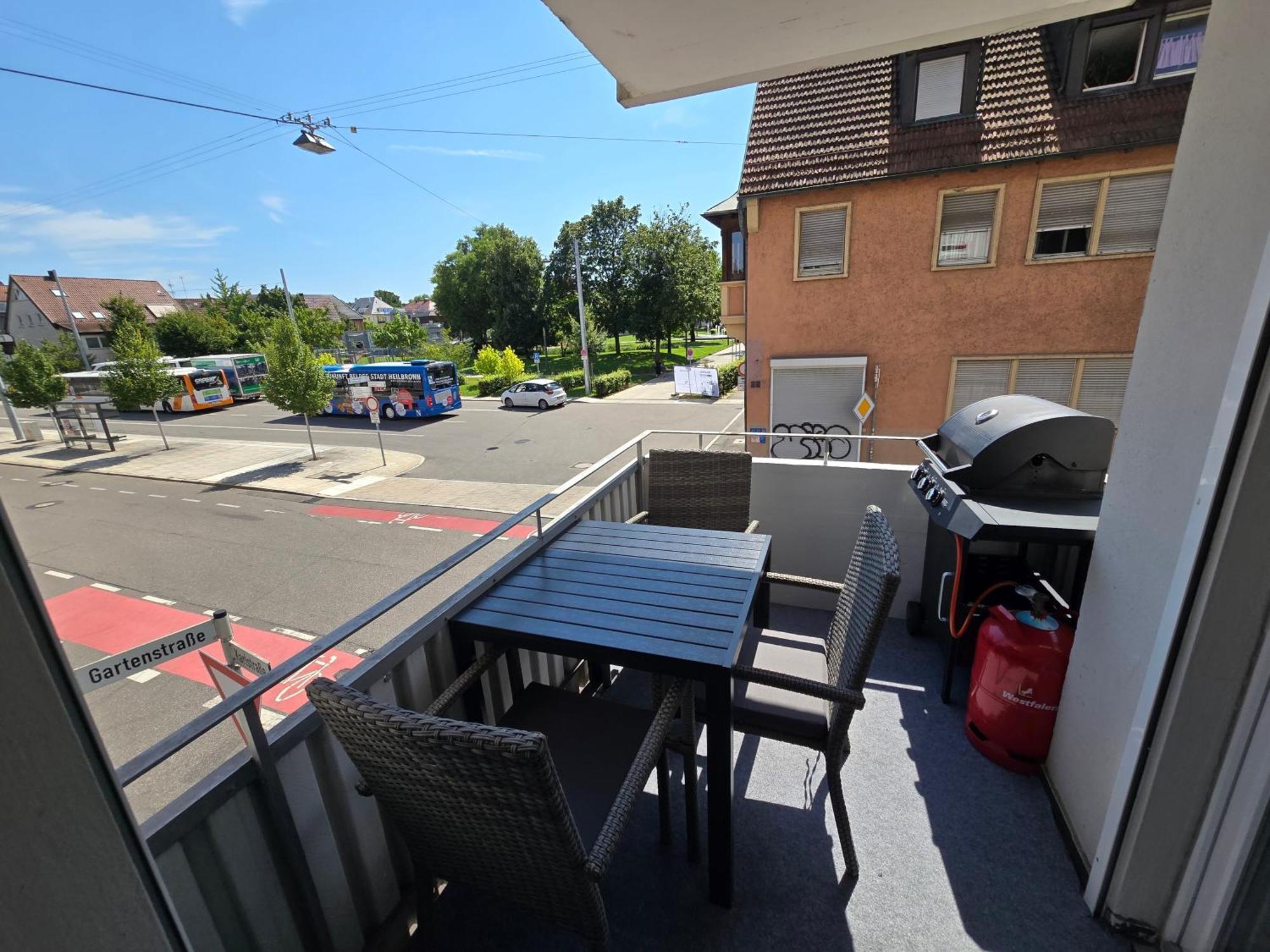 Unter Den Daechern Grillen In Bester Lage Innenstadt Stellplatz Heilbronn Eksteriør billede